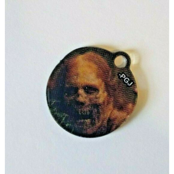 Walking Dead Pinball Zombie Killer Keychain Original NOS Plastic Game Promo PGJ - Picture 5 of 5